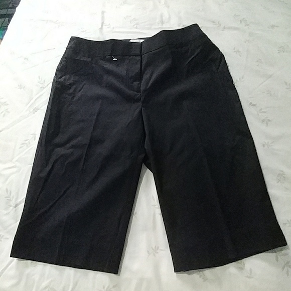 Chico's Black Short| Size 00 Or XS - Picture 1 of 7